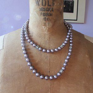 Vintage mauve pearl and rhinestone 37'' long necklace